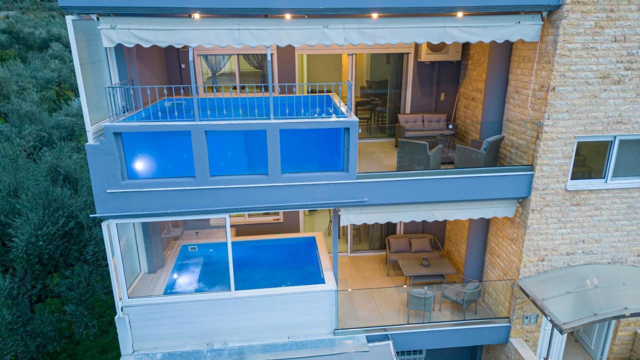 Grand Suites With Private Pools Kalamata Exteriör bild