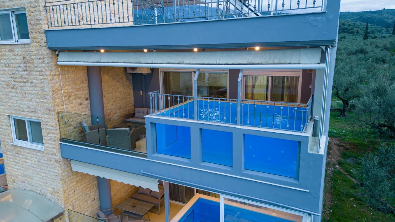 Grand Suites With Private Pools Kalamata Exteriör bild