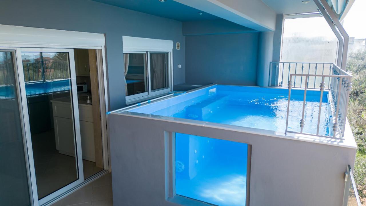 Grand Suites With Private Pools Kalamata Exteriör bild