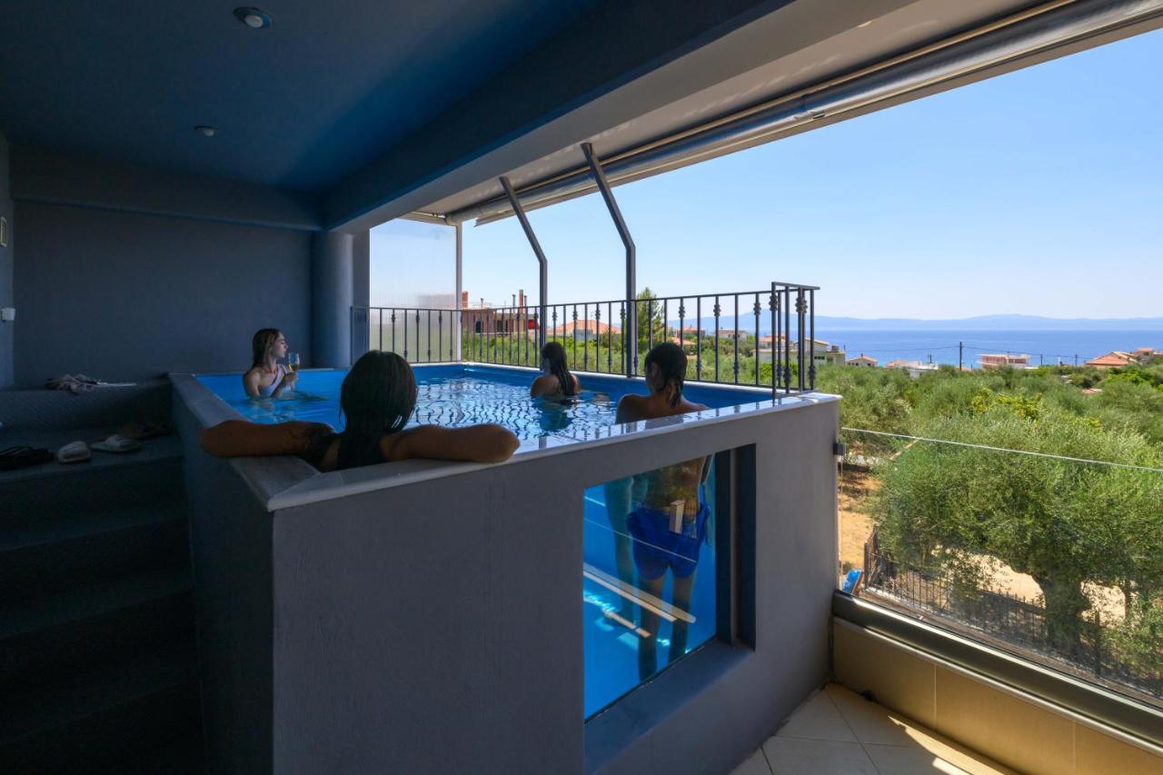 Grand Suites With Private Pools Kalamata Exteriör bild