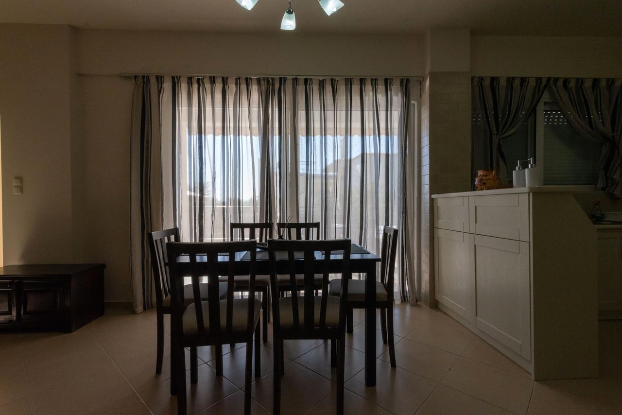 Grand Suites With Private Pools Kalamata Exteriör bild
