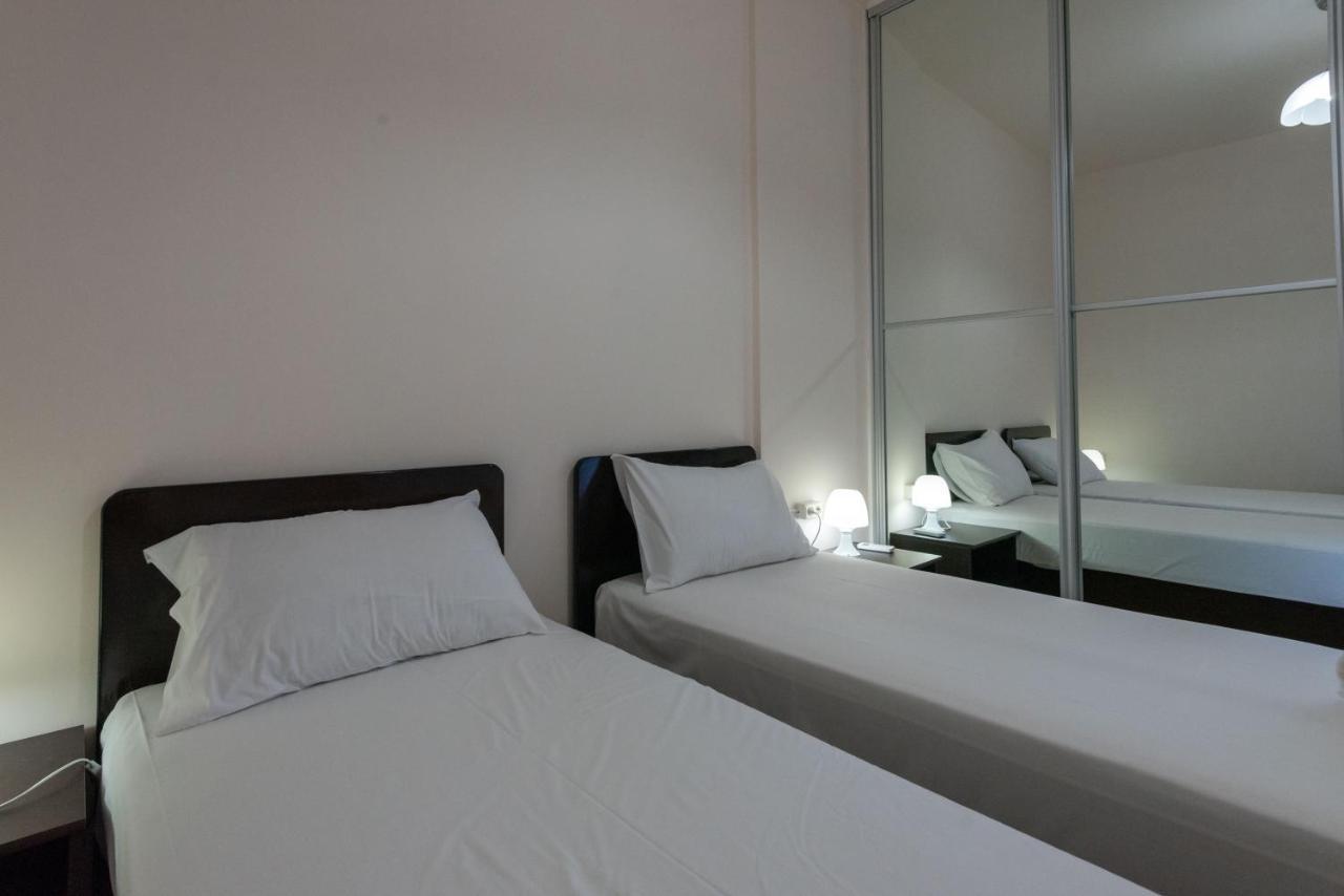 Grand Suites With Private Pools Kalamata Exteriör bild