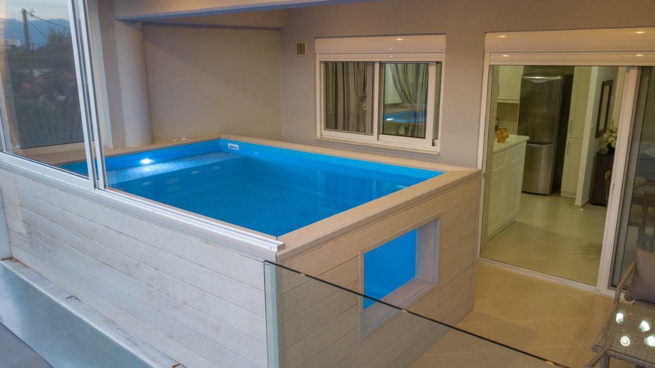 Grand Suites With Private Pools Kalamata Exteriör bild