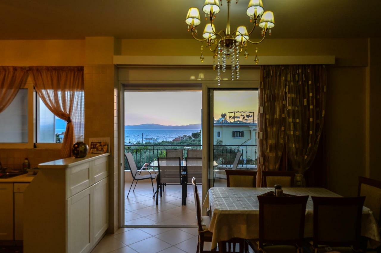 Grand Suites With Private Pools Kalamata Exteriör bild