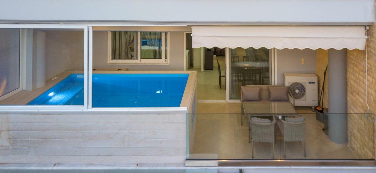 Grand Suites With Private Pools Kalamata Exteriör bild