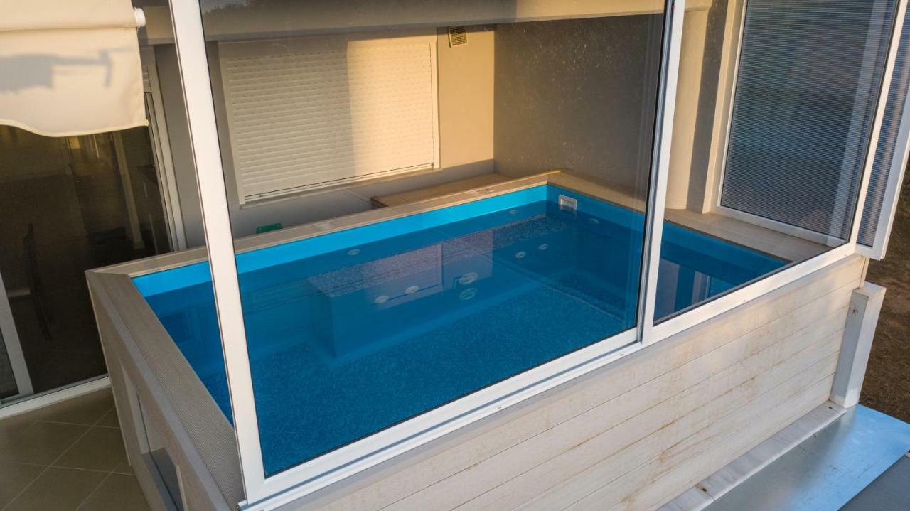 Grand Suites With Private Pools Kalamata Exteriör bild